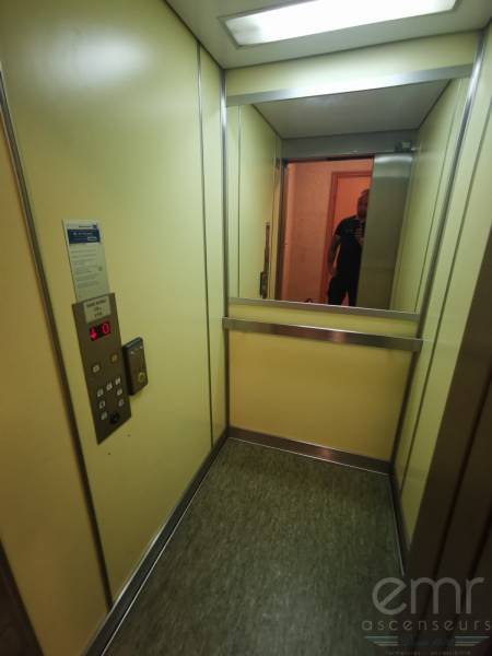 Habillage cabine ascenseur St Laurent du Var