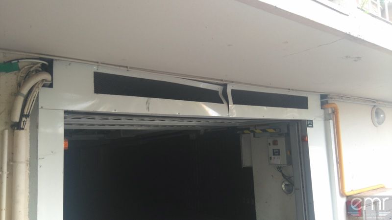 Réparation d'une porte de garage dans un immeuble à Cannes