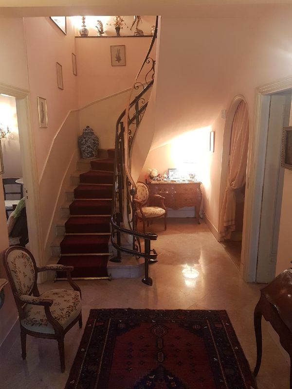 Installation d'un monte escaliers chez un particulier dans une villa à La Turbie