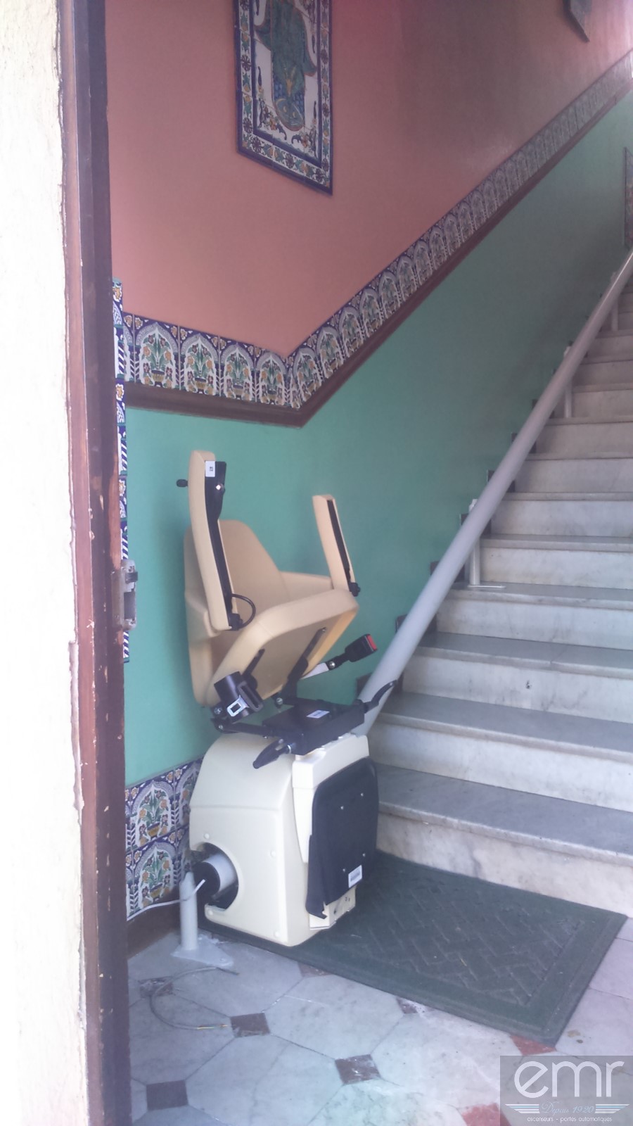 Installation d'un monte escaliers dans une copropriété à Nice