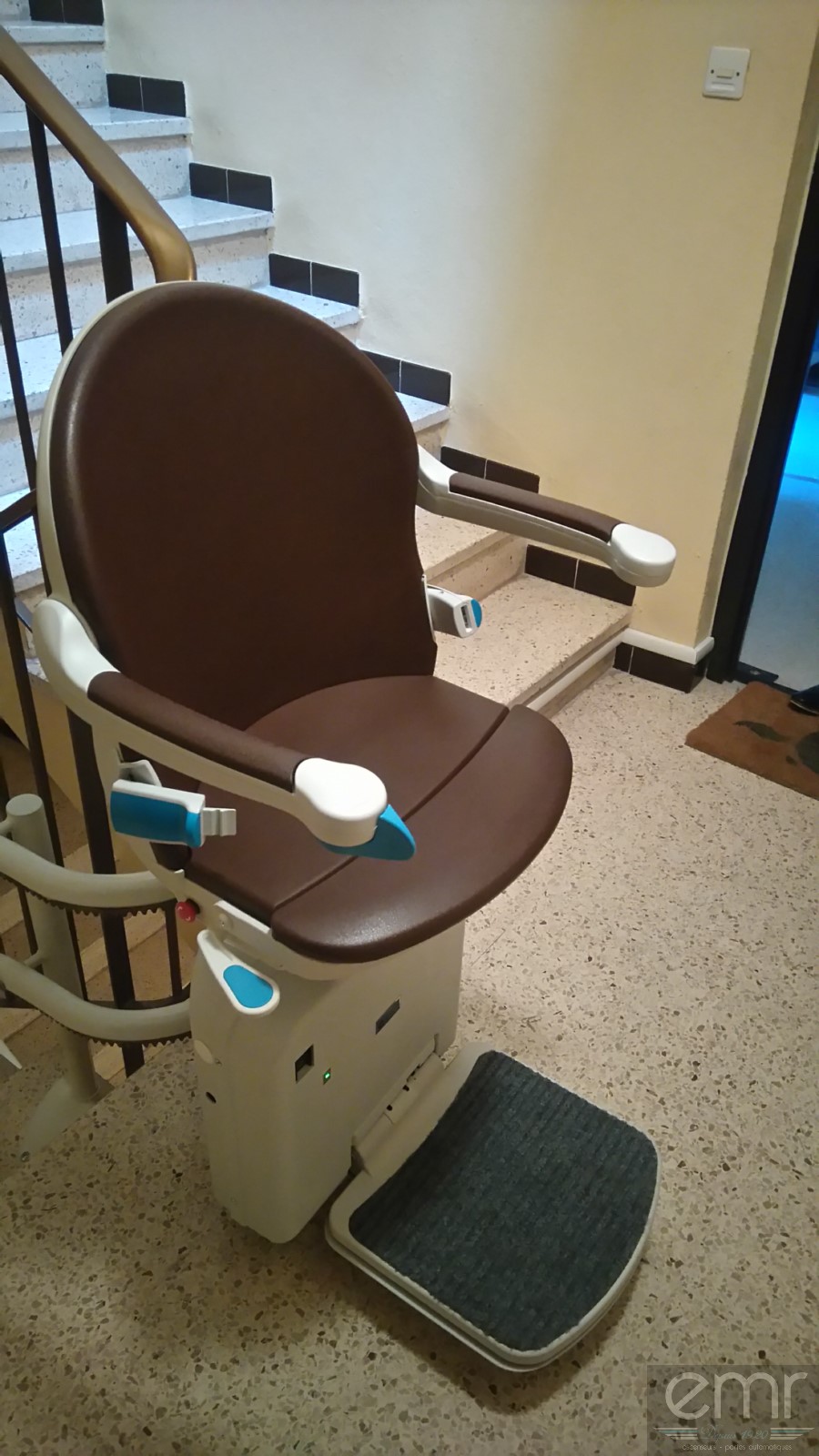 Installation d’un fauteuil monte escaliers dans une résidence à Vallauris