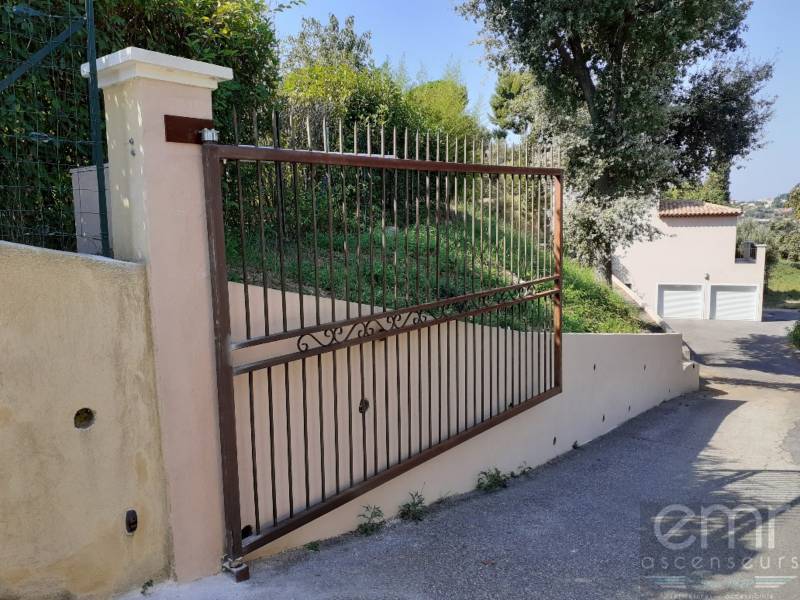 Emr Ascenseurs et Fermetures - portail d'un particulier