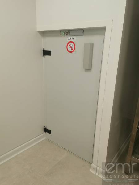 Vous êtes dans l’arrière- Pays Niçois et vous souhaitez faire installer un monte-charge dans votre magasin ?