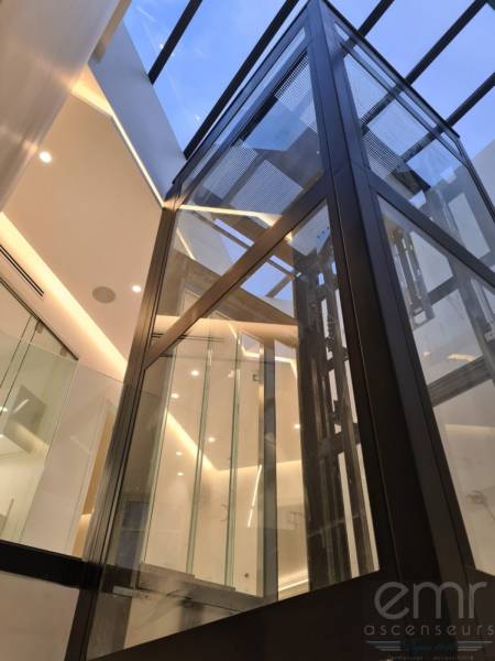 Installation d'un ascenseur dans un cabinet Dentaire à Nice