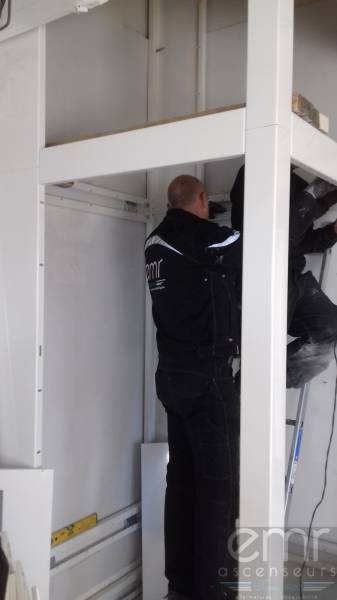 emr ascenseurs - en cours de montage