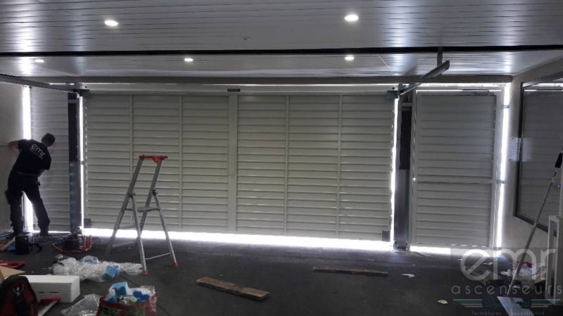 Installation d'une porte de garage dans un immeuble à Nice