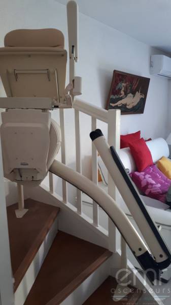 fauteuil monte escaliers, rail escamotable