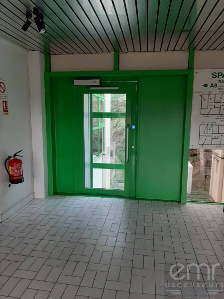 Installation d'un élévateur dans une société à Vallauris