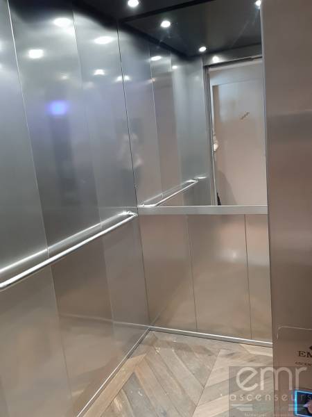 Installation de deux ascenseurs en duplex dans un hôtel à Antibes