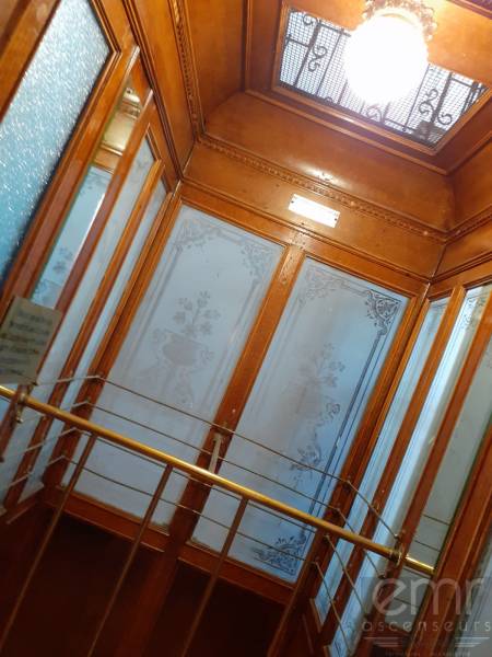 Travaux préliminaires à une future mise en conformité d'un ascenseur à Nice