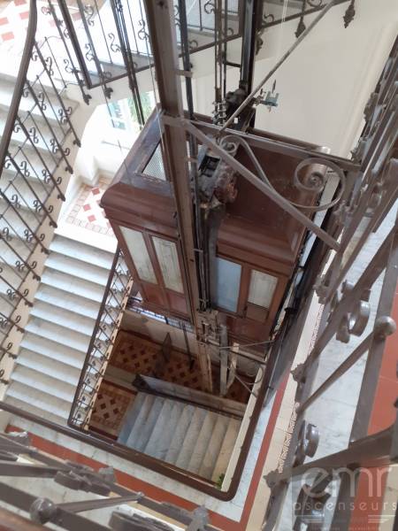 Travaux préliminaires à une future mise en conformité d'un ascenseur à Nice