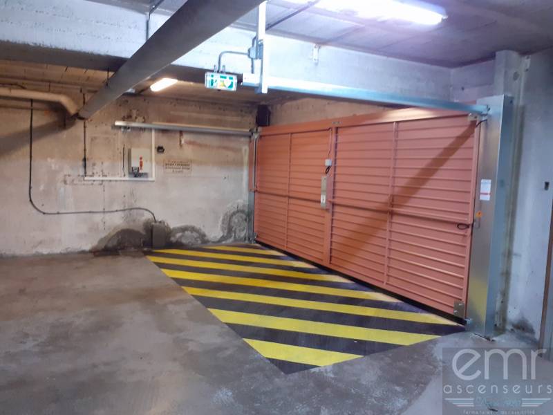 Emr Ascenseurs et Fermetures - vue intérieure porte fermée