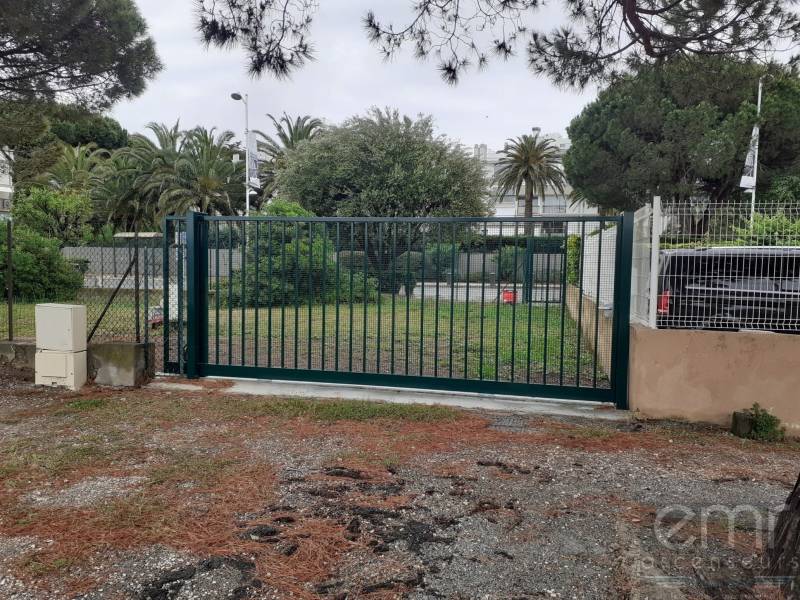 Emr Ascenseurs et Fermetures - portail coulissant manuel