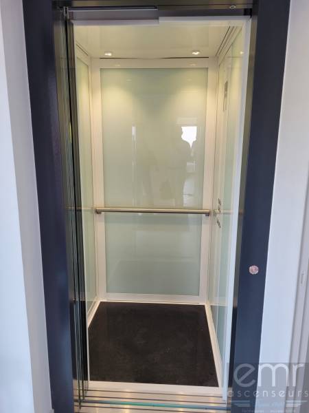 Emr Ascenseurs - intérieur cabine SAINT TROPEZ VAR 83