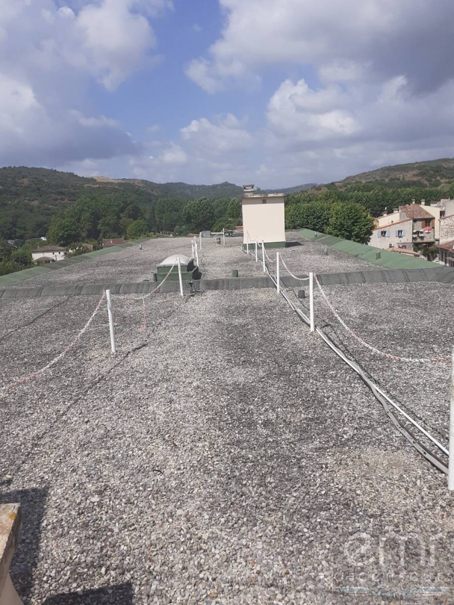 Remise en état de la sécurisation d'un toit d'immeuble à Villeneuve Loubet