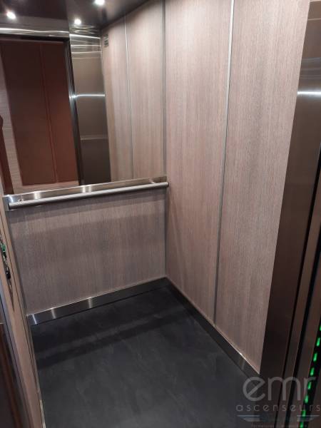 Habillage cabine ascenseur St Laurent du Var