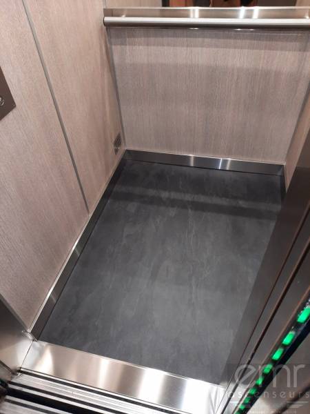 Habillage cabine ascenseur St Laurent du Var