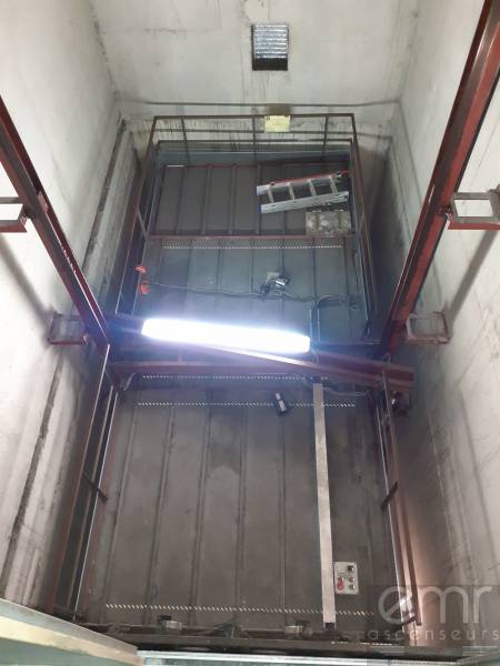 Qui contacter pour l’entretien d’un monte-voiture à Nice (06) ?