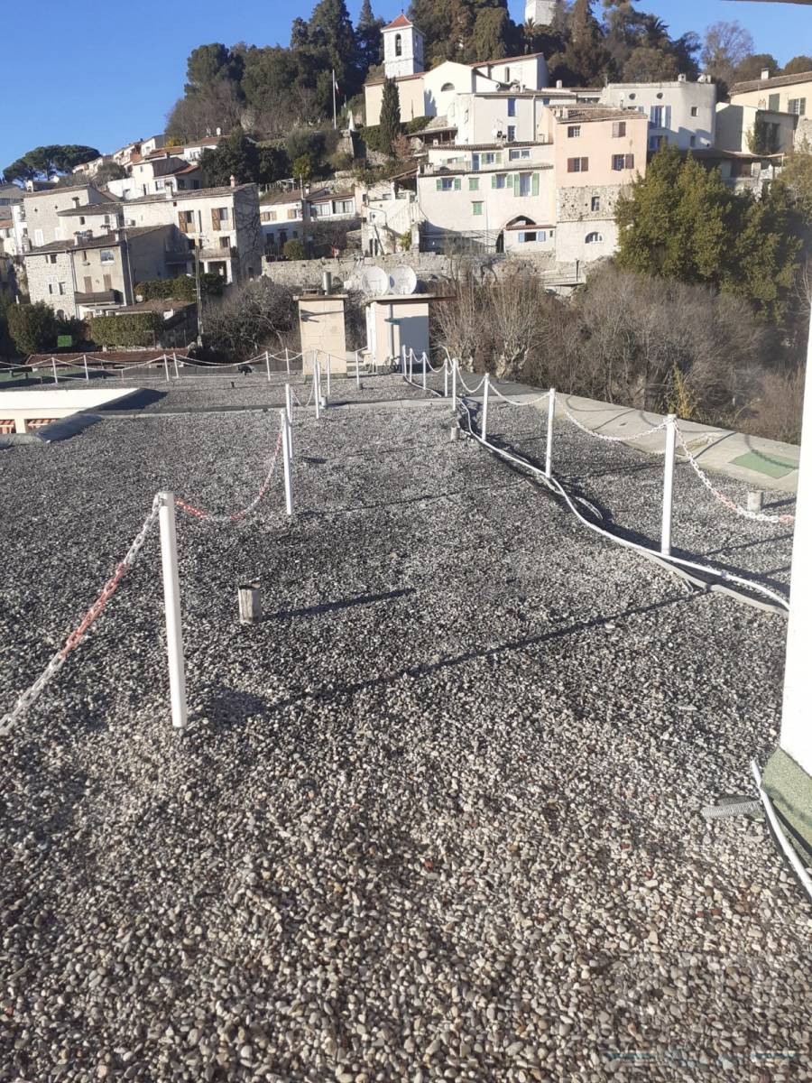 Remise en état de la sécurisation d'un toit d'immeuble à Villeneuve Loubet