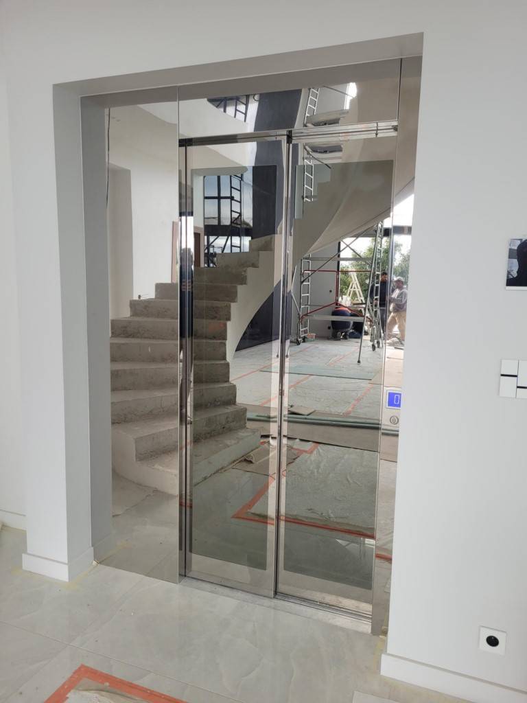 Cabine extérieur avant dernier étage