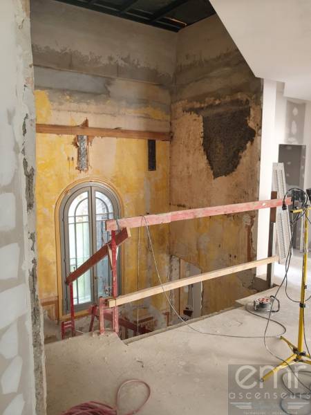 Installation d'un ascenseur dans un cabinet Dentaire à Nice