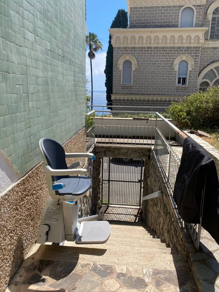 Fauteuil monte escalier