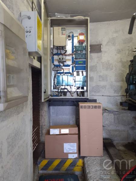 emr ascenseurs - armoire avant