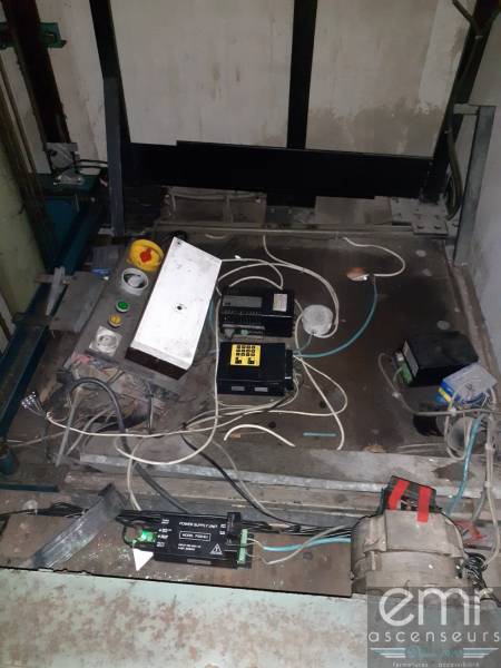 Qui contacter pour la modernisation de son ascenseur à Nice (06) ? EMR ASCENSEURS !