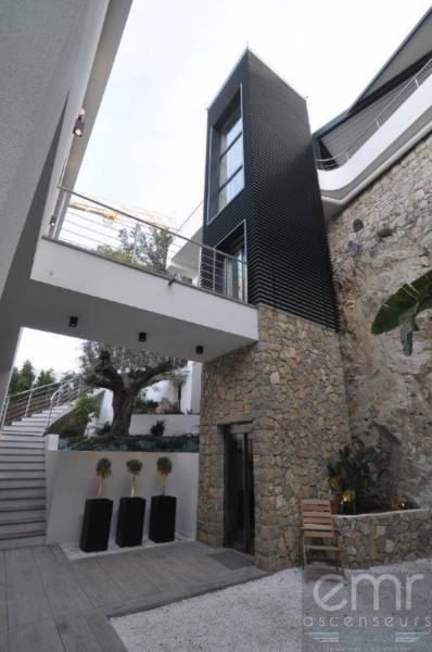 Installation d'un ascenseur dans une villa à Nice