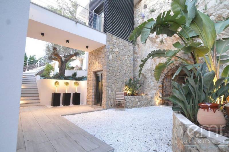 Installation d'un ascenseur dans une villa à Nice