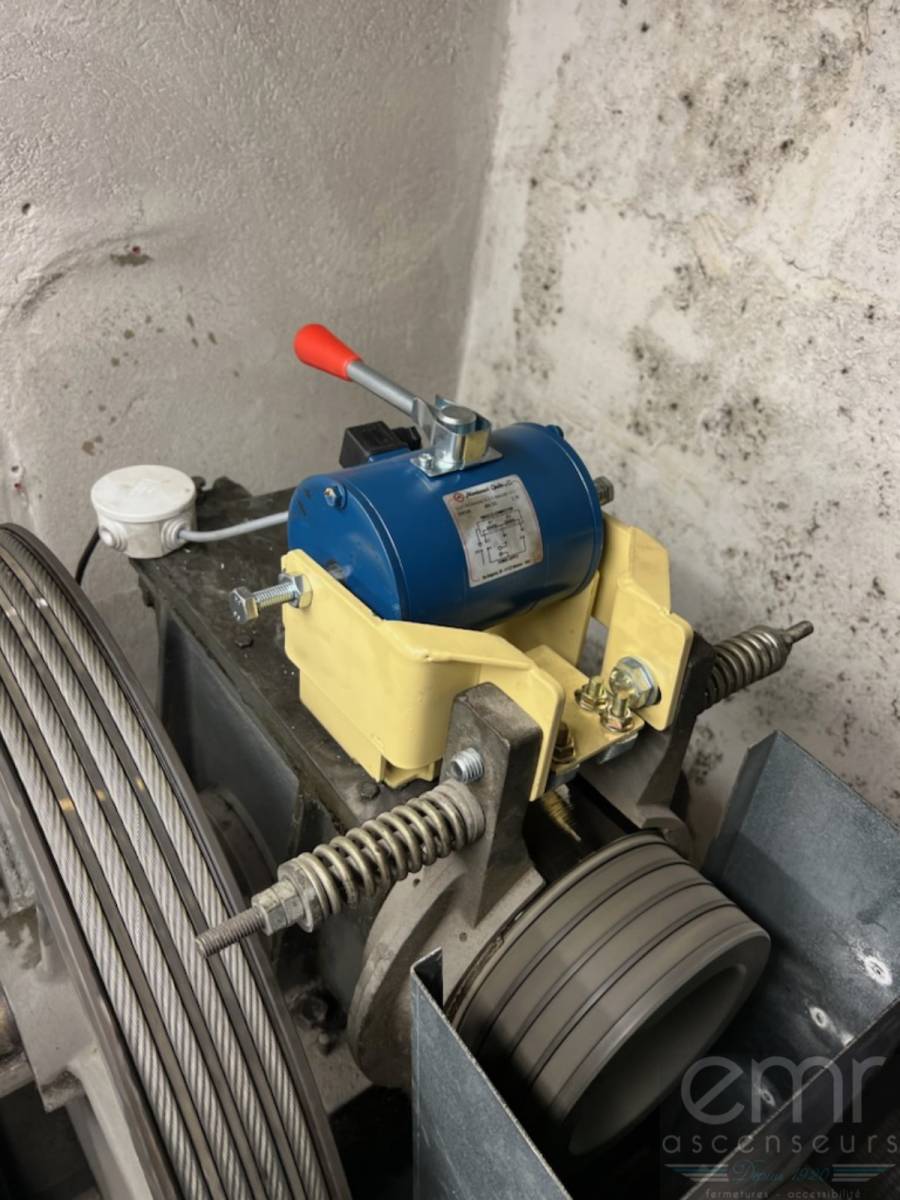 installation par emr d'un kit double frein sur un treuil