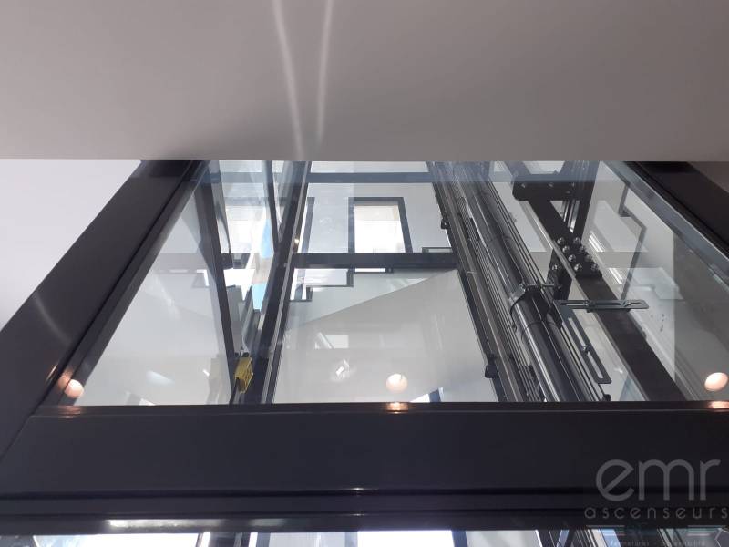 Installation d'un ascenseur oléodynamique dans une villa à Villefranche sur Mer