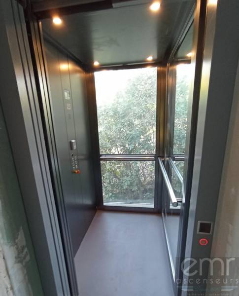 Installation d'une plateforme élévatrice dans une villa à Cannes