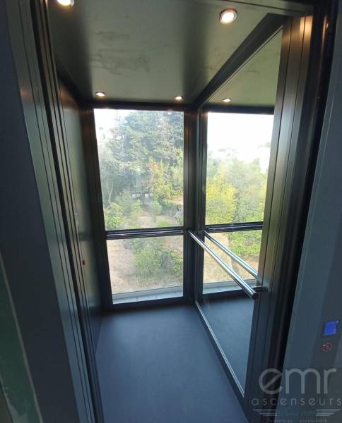 Installation d'une plateforme élévatrice dans une villa à Cannes