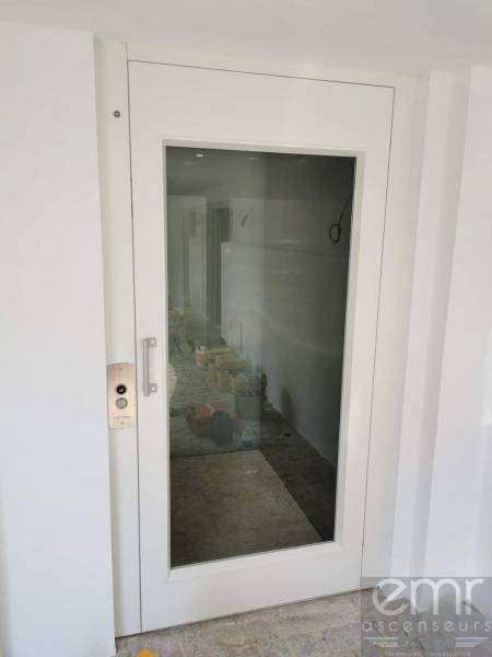 Installation d'un ascenseur sans édicule dans une villa à Cannes