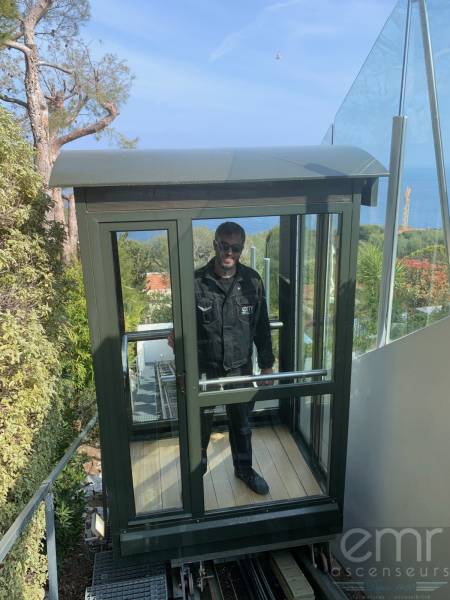 Maintenance d'un funiculaire dans une Villa à Saint Jean Cap Ferrat