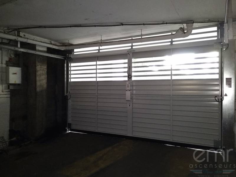 emr ascenseurs et fermetures - vue intérieur porte de garage 