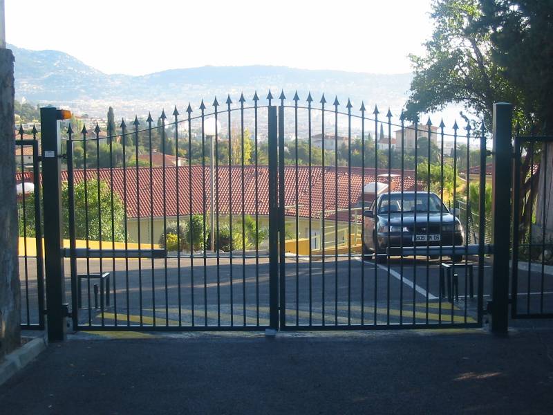 Installation de portails automatique à la française à Nice