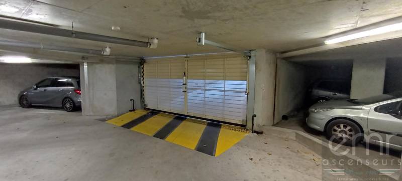Remplacement d'une porte de garage sur Nice par EMR