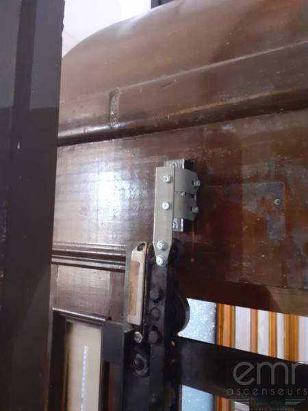 Travaux préliminaires à une future mise en conformité d'un ascenseur à Nice