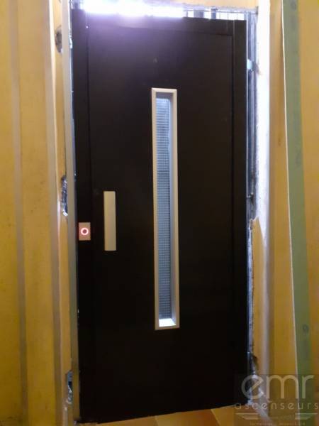 Qui contacter pour la modernisation de son ascenseur à Nice (06) ? EMR ASCENSEURS !