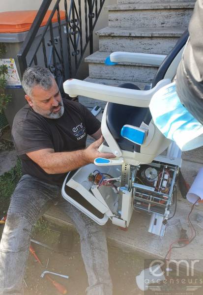 Vous demeurez à Saint Raphaël et désirez un monte-escaliers extérieur dans votre villa ?