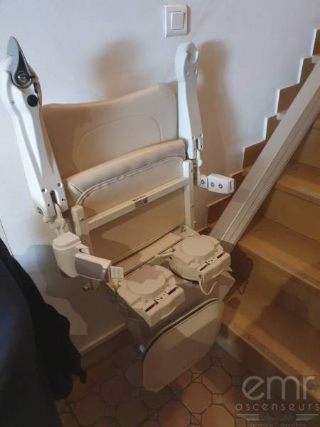 emr ascenseurs - monte escaliers fermé