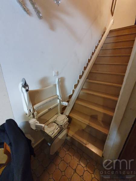 emr ascenseurs - monte escaliers fermé