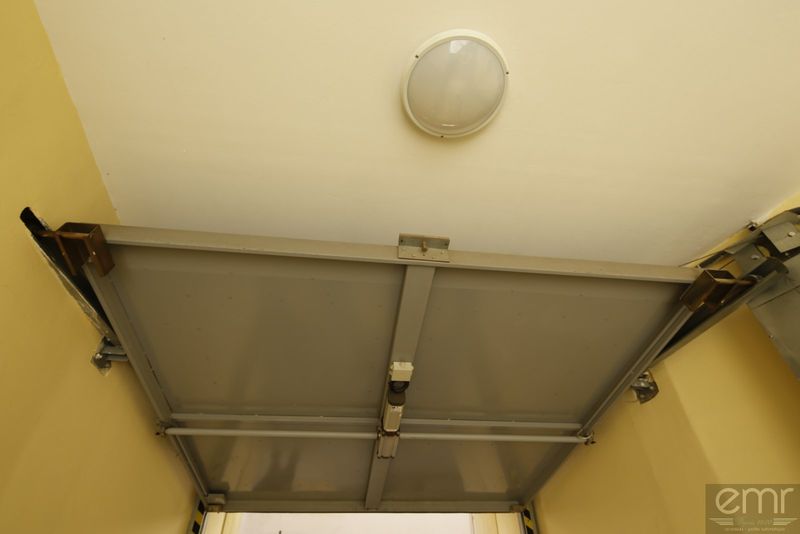 Installation d'une porte de garage dans une copropriété à Nice