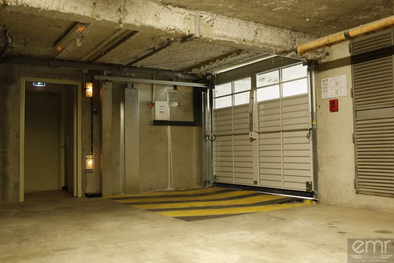 Remplacement d'une porte de garage dans une copropriété à Cagnes sur Mer