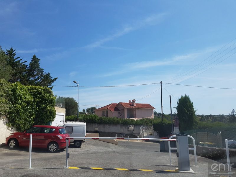 Installation d'une barrière levante automatique dans une résidence à Villeneuve Loubet