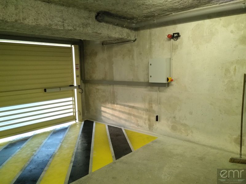 Remplacement d'une porte de garage dans une copropriété à Nice