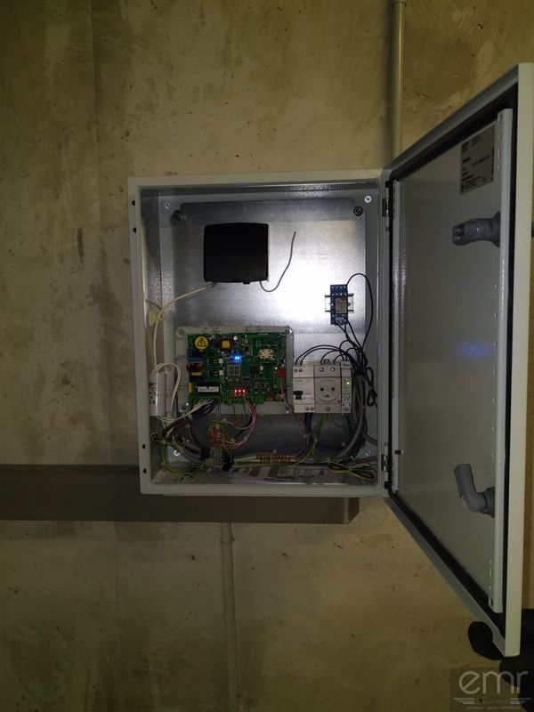 Remplacement d'une porte de garage dans une copropriété à Nice