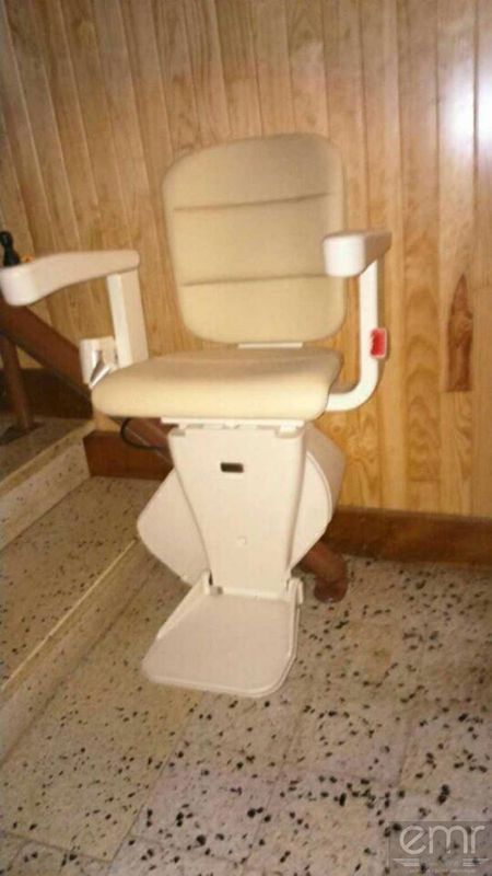 Installation d’un siège monte escalier chez un particulier à Roquebillière